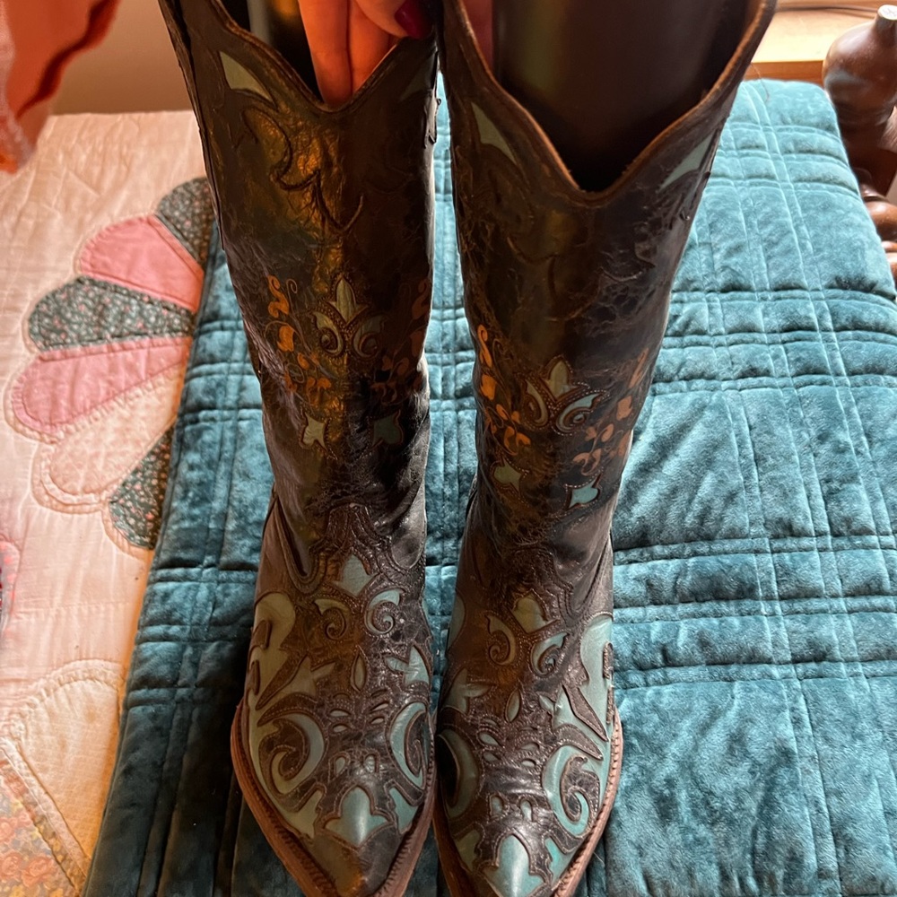 Corral black and turquoise boots.